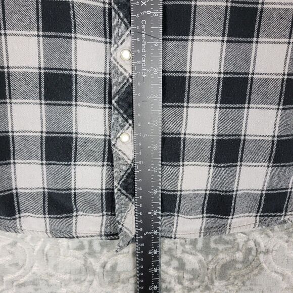 Wrangler Pearl Snap Shirt Womens XL Black Plaid Long Sleeve Button Up Flannel - Picture 9 of 11
